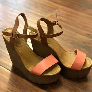 Coral and tan wedges size 6